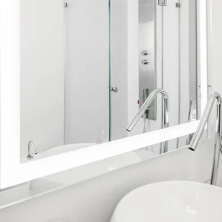 Supporter Deluxe מלון