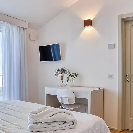 Supporter Deluxe Hotell