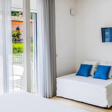 Supporter Deluxe 5* Fossacesia