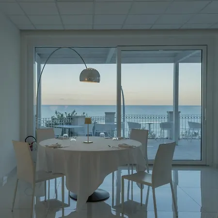 Supporter Deluxe Hotel 5*