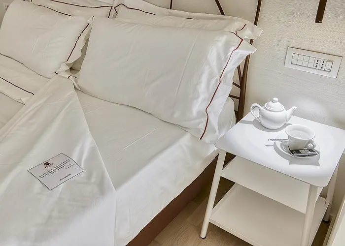 Supporter Deluxe Hotel