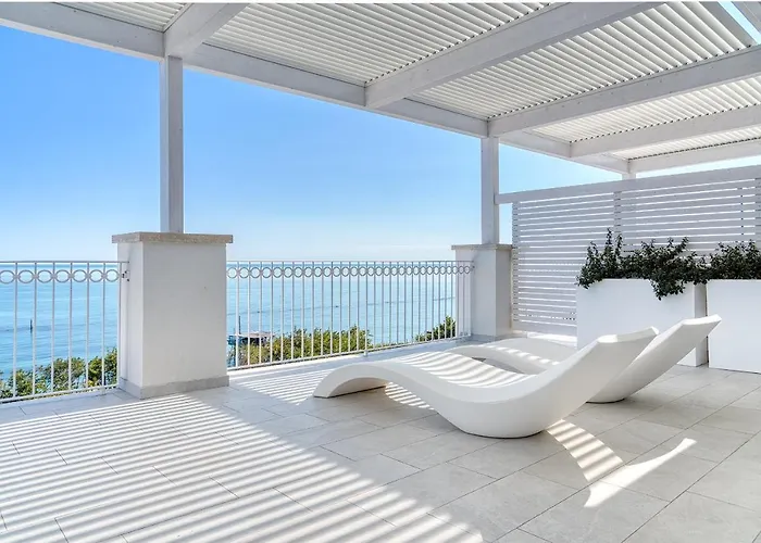 Supporter Deluxe Hotel 5*