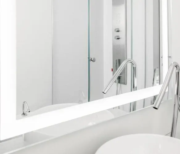 Supporter Deluxe Hotel